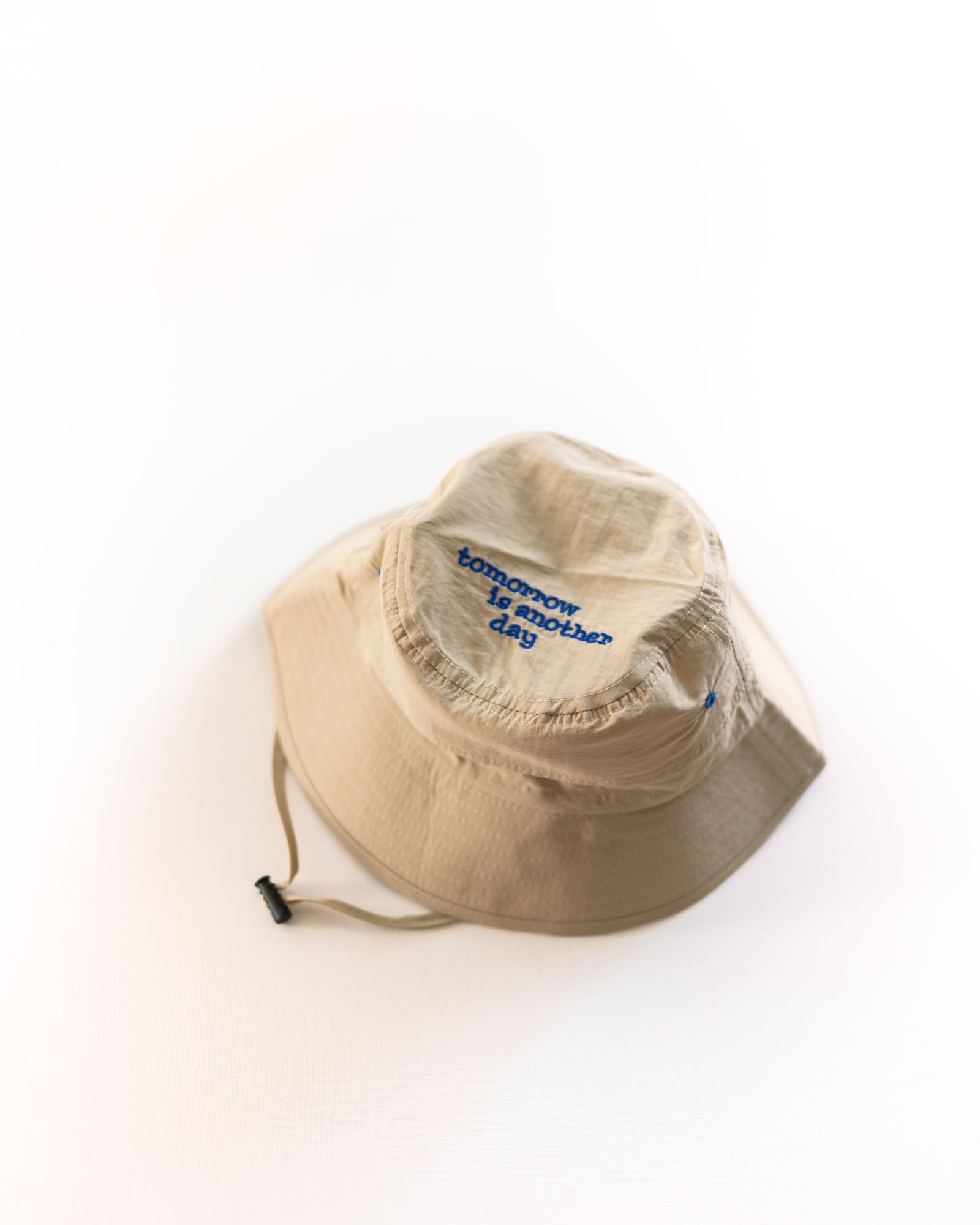 another day bucket hat - Pigeon said please