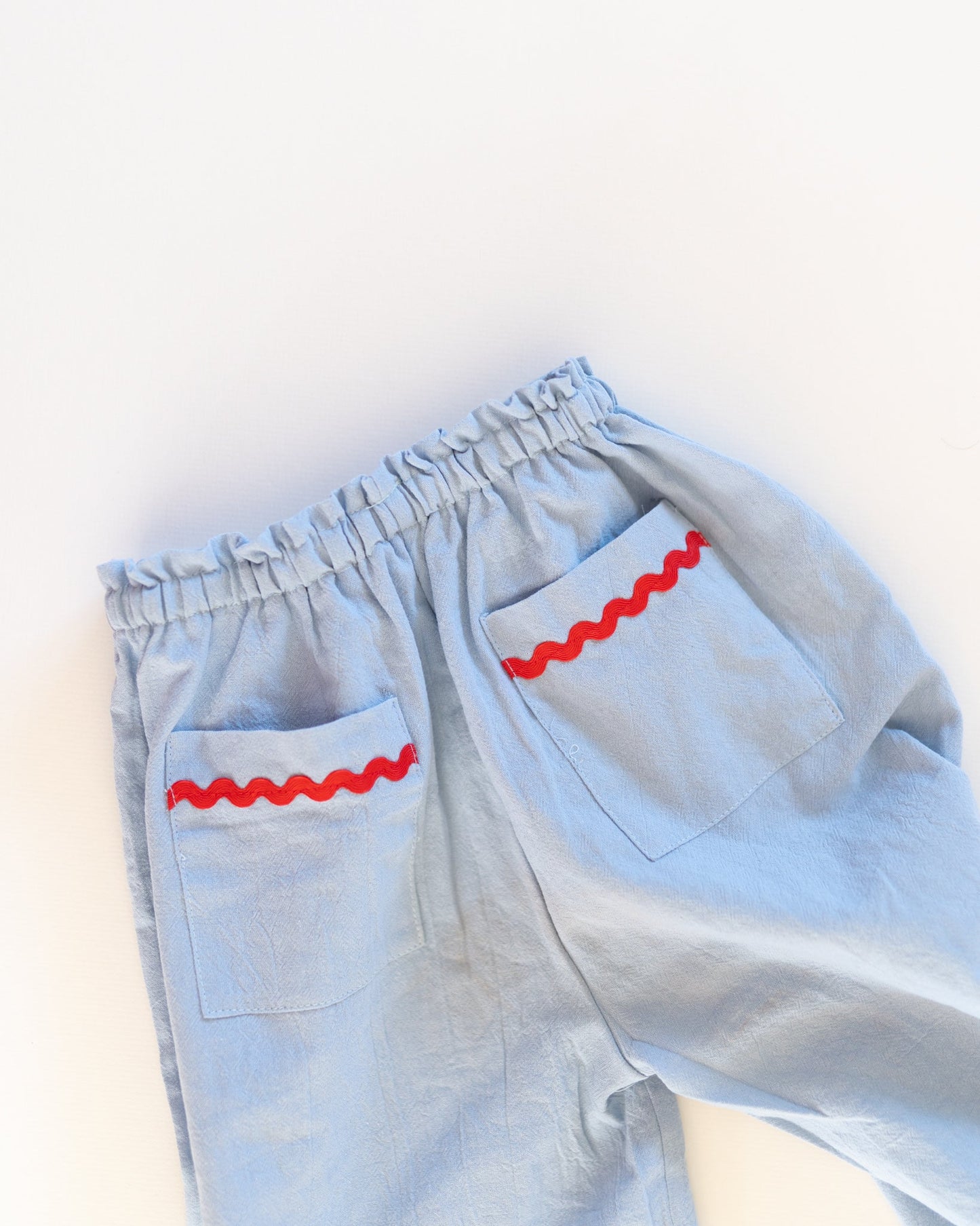 kids ruffle pants - Pigeon said please