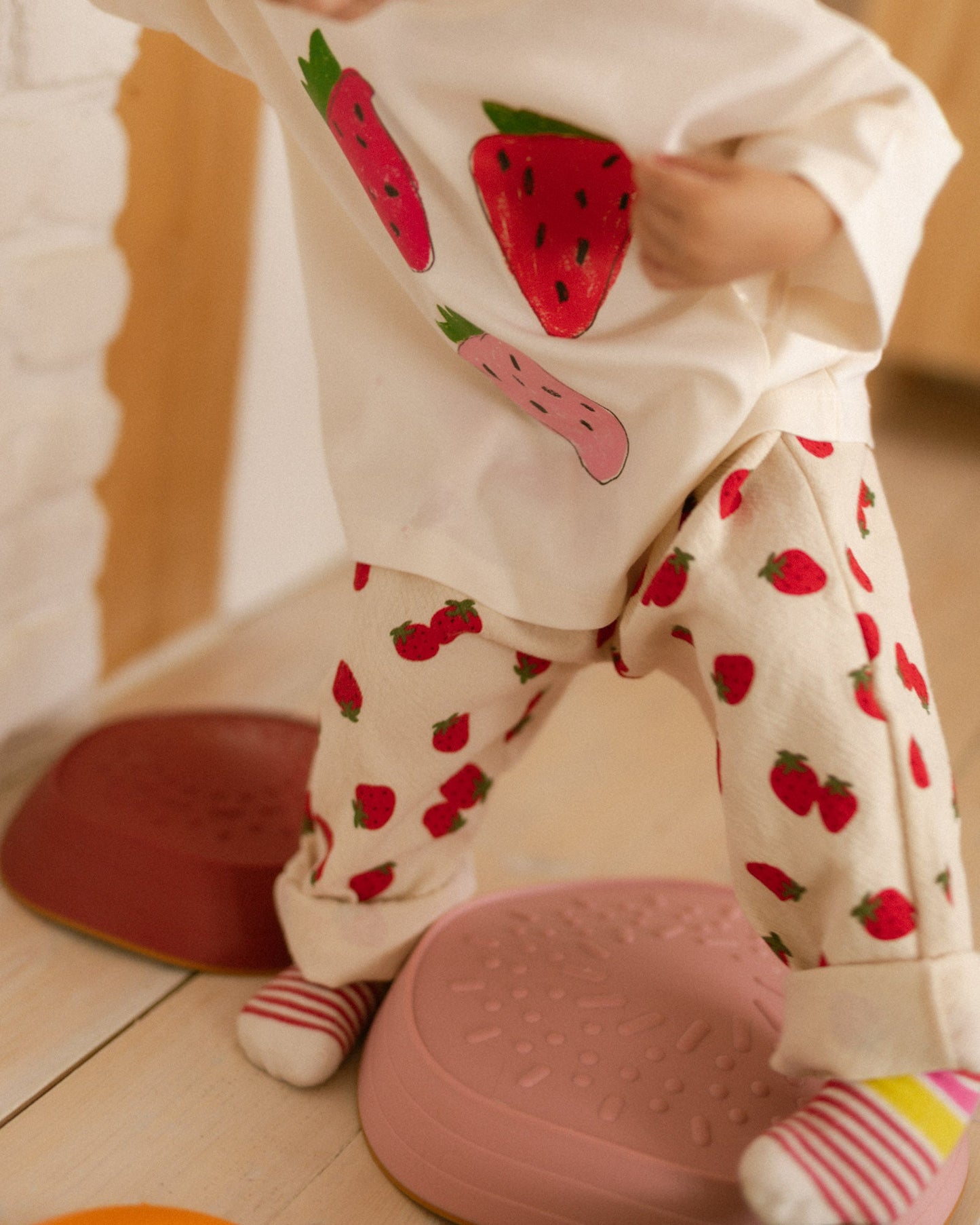 strawberries tee - Pigeon said please