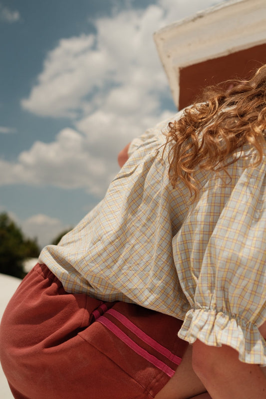 woman's lost daughter blouse - Pigeon said please