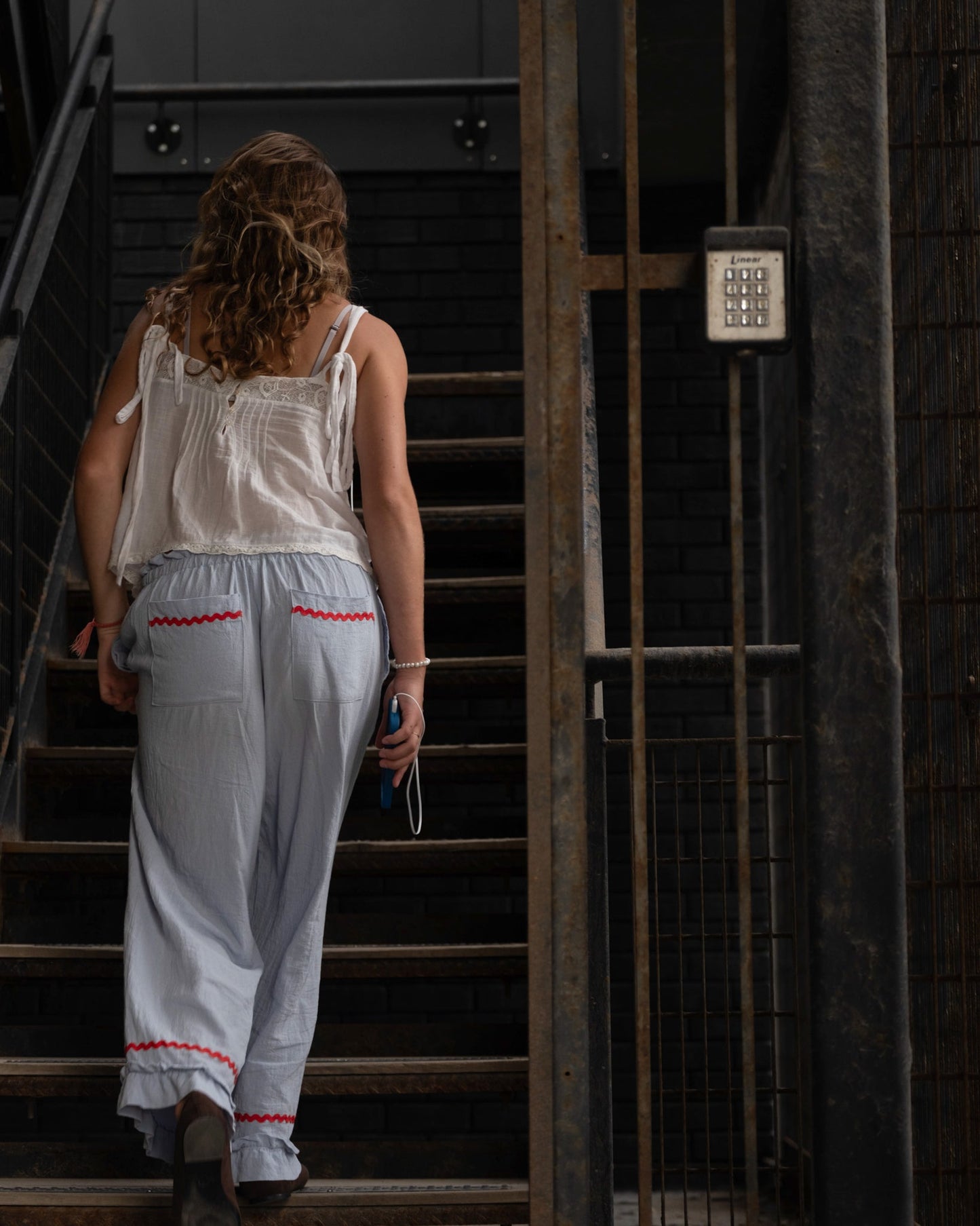 woman's ruffle pants - Pigeon said please