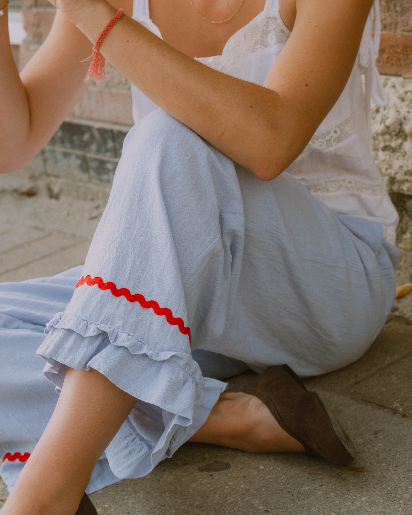 woman's ruffle pants - Pigeon said please